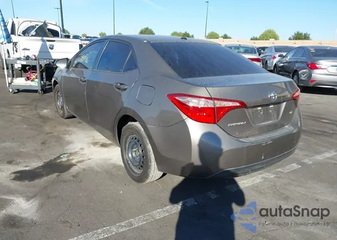 2017 Toyota Corolla Le z USA, uszkodzony, nr VIN 5YFBURHE4HP608414